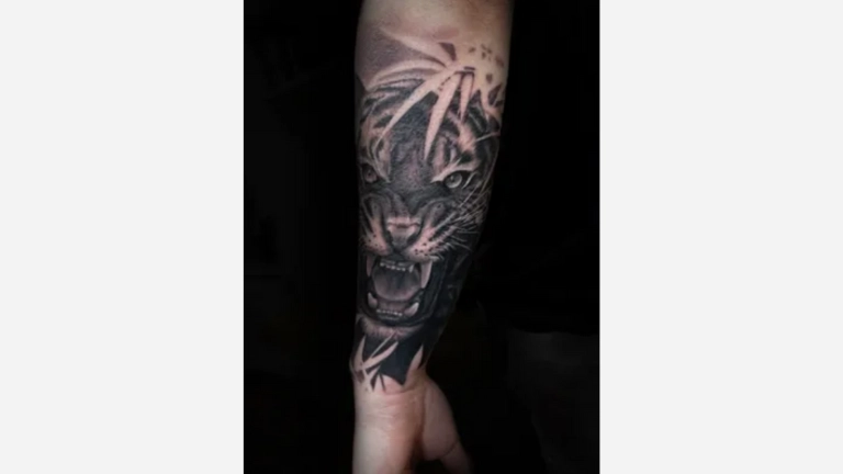  Roaring Tiger Tattoo